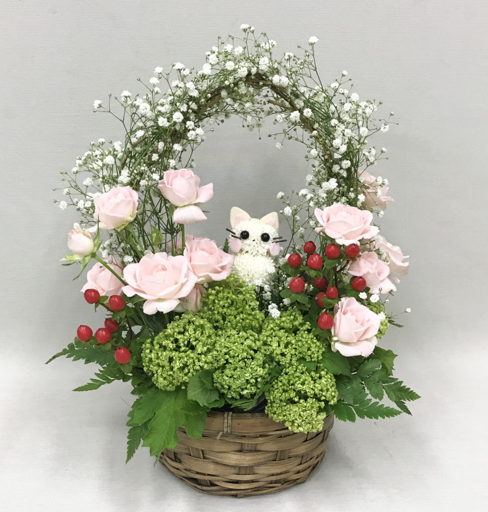 ネコとバラのアレンジメント