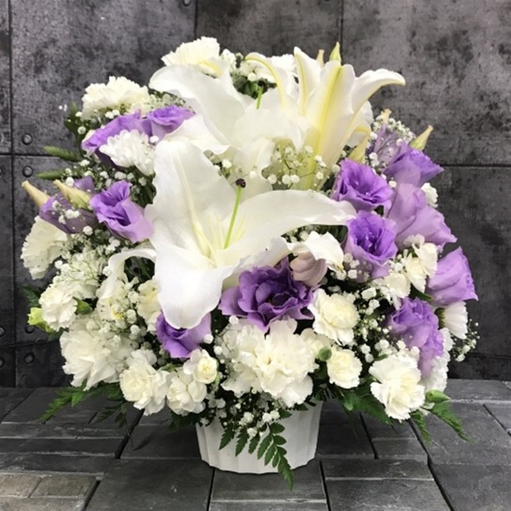 【御供】ユリ入りカーネーションとカスミソウのアレンジメントWPP_40_MS-OS